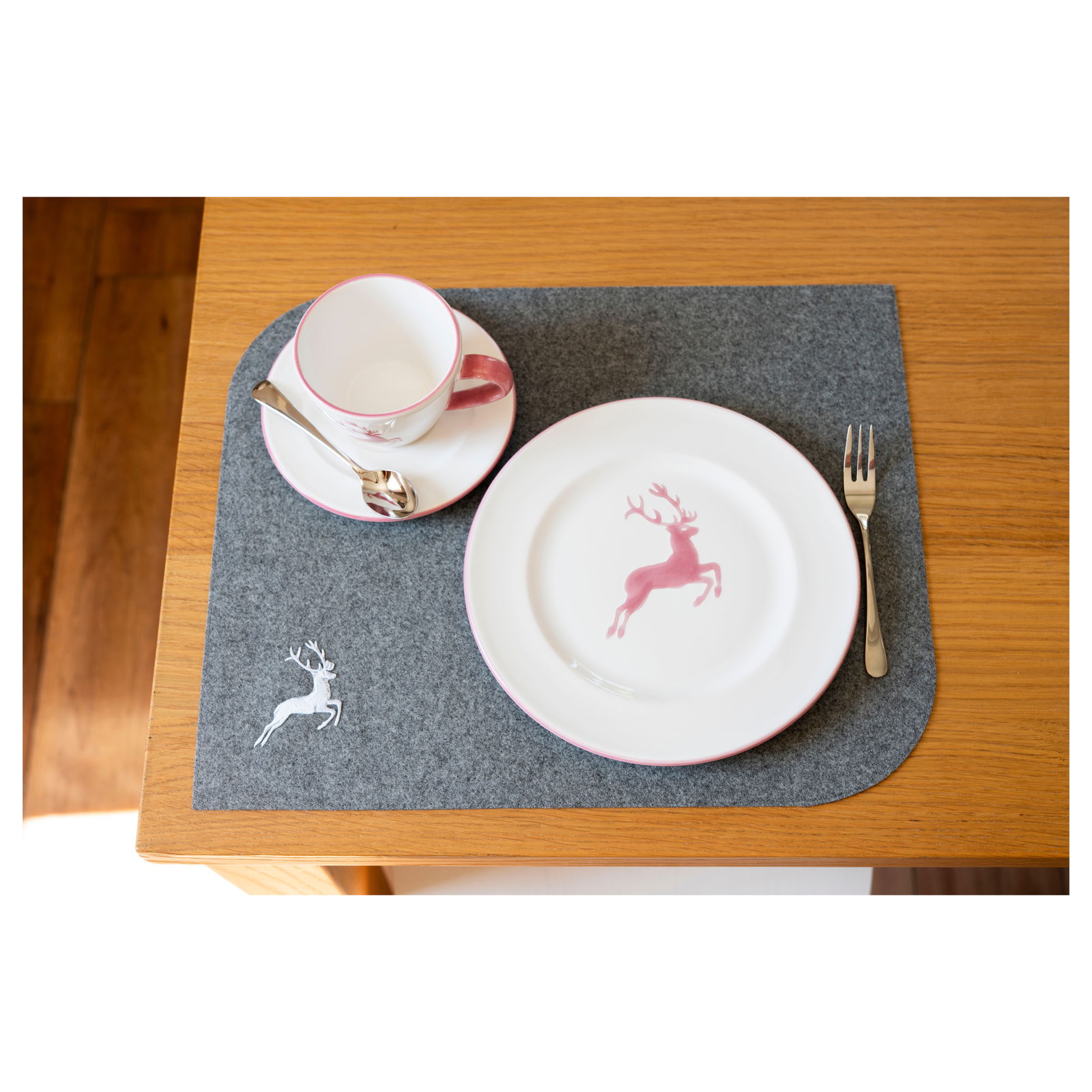 Antonia placemat with deer